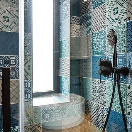 לינה וארוחת בוקר Double D House אולביה